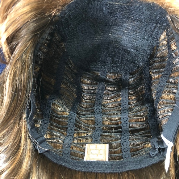 NWT Dark Brn with Auburn Mid Length Wig Avg Size - Picture 8 of 8